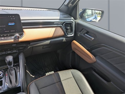 Used 2023 GMC Canyon AT4 image 16