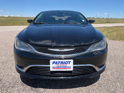 Used 2015 Chrysler 200 Limited w/ Convenience Group image 2