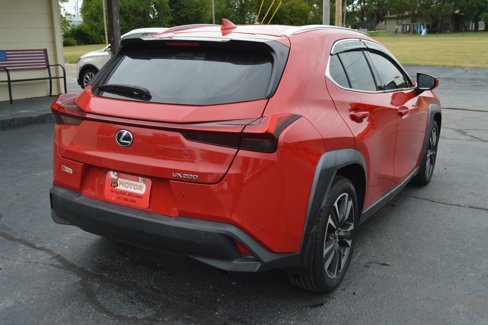 Used 2019 Lexus UX 200 image 7