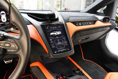 Used 2025 Lamborghini Revuelto image 15