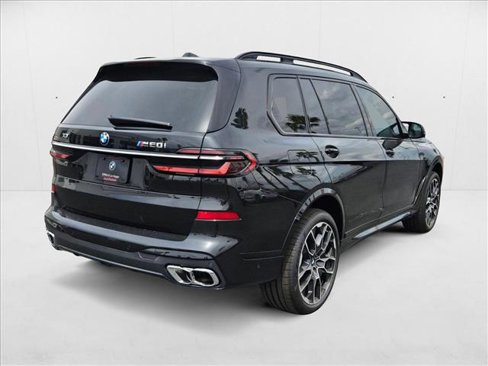 New 2026 BMW X7 M60i image 2