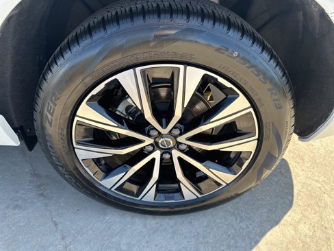 Certified 2025 Volvo XC60 B5 Plus image 10