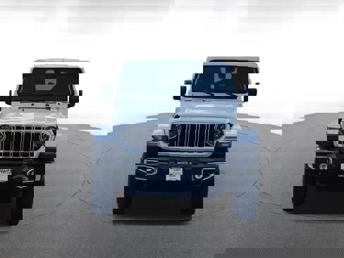 Used 2025 Jeep Wrangler Sahara image 4