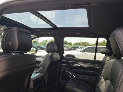New 2025 Jeep Wagoneer Series II image 13