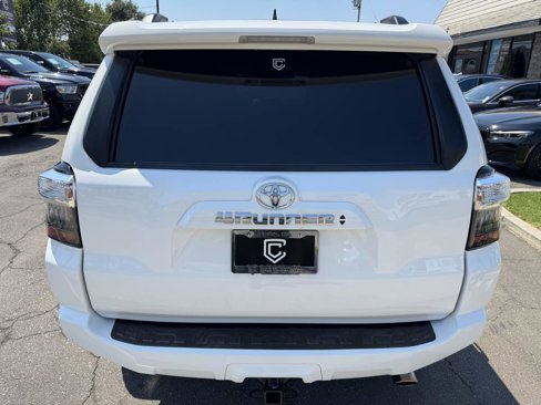 Used 2020 Toyota 4Runner SR5 Premium image 5