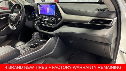 Used 2023 Toyota Highlander Limited image 25