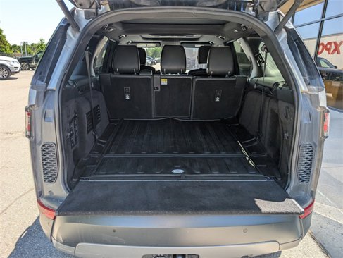 Used 2020 Land Rover Discovery HSE image 6