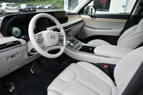 Used 2024 Hyundai Palisade Limited image 17