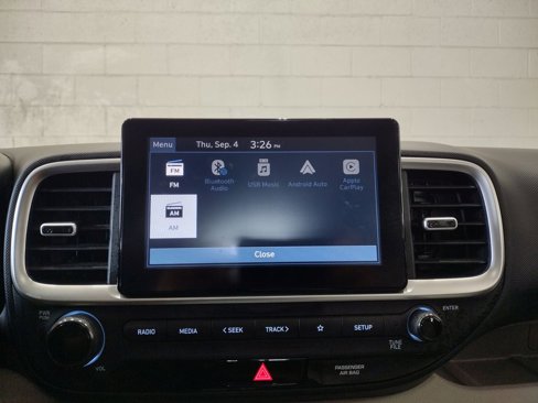 Used 2023 Hyundai Venue SEL image 26