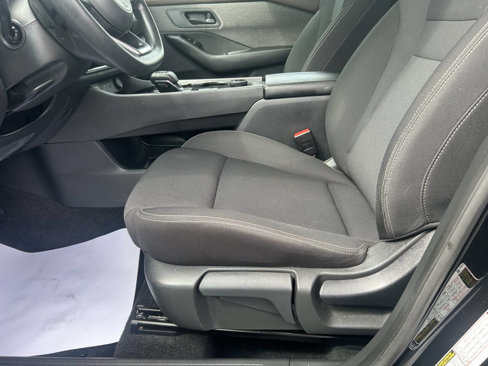 Used 2023 Nissan Rogue S image 13