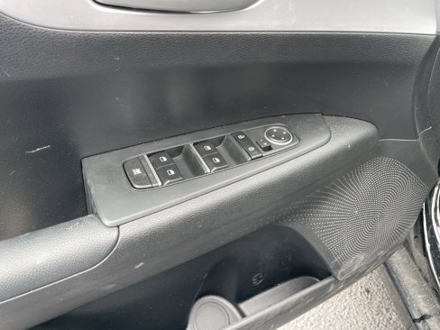 Used 2024 Kia Forte LXS w/ LXS Technology Package image 9