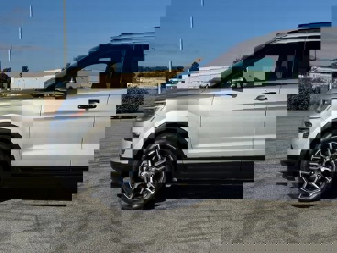 Used 2018 Ford Explorer Sport w/ Equipment Group 401A image 2