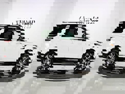 Used 2024 Land Rover Discovery Metropolitan Edition image 8