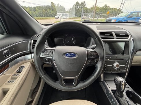 Used 2018 Ford Explorer Limited image 15