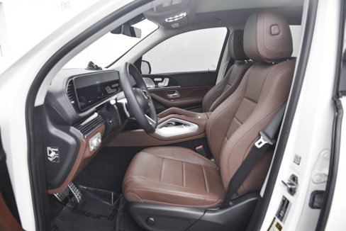 Used 2024 Mercedes-Benz GLS 450 4MATIC image 11