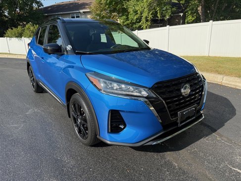 Used 2023 Nissan Kicks SR w/ SR Premium Package image 6