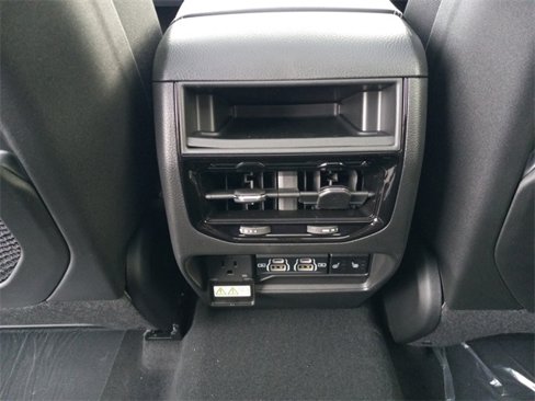 New 2025 Jeep Grand Cherokee Limited w/ Black Appearance Package image 23