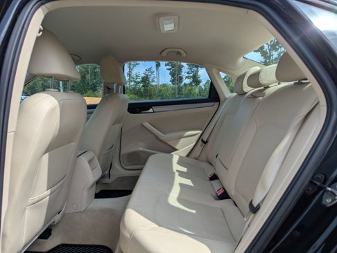 Used 2013 Volkswagen Passat Wolfsburg Edition image 12