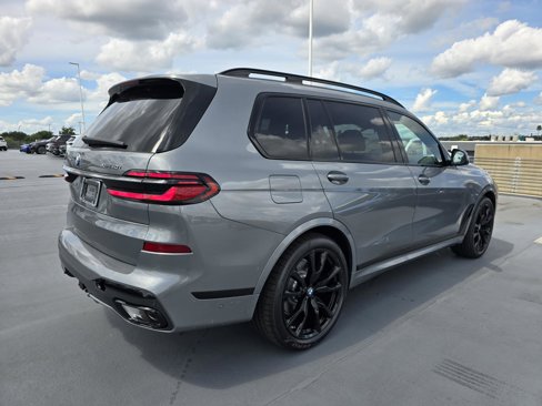 New 2026 BMW X7 xDrive40i w/ M Sport Package image 3