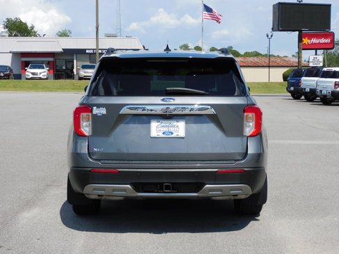 Used 2022 Ford Explorer XLT w/ Equipment Group 202A image 6