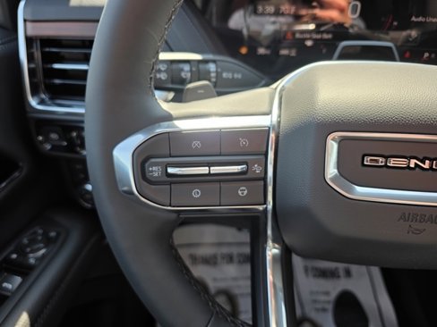 New 2025 GMC Yukon Denali w/ Denali Reserve Package image 10