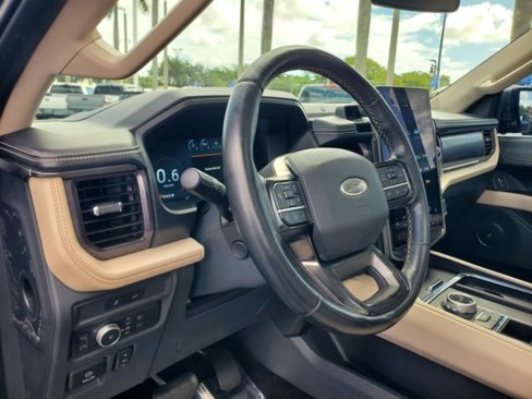 Certified 2022 Ford Expedition Platinum image 10