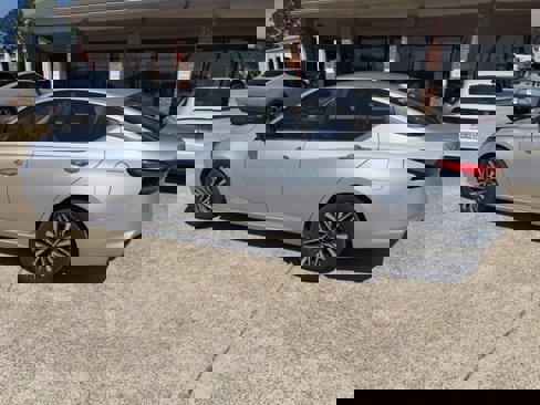 Used 2024 Nissan Altima 2.5 SV image 3