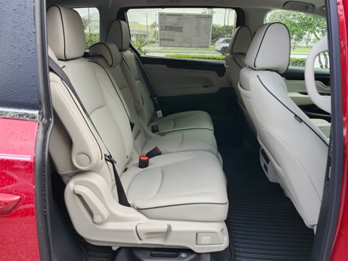 New 2026 Honda Odyssey Touring image 17