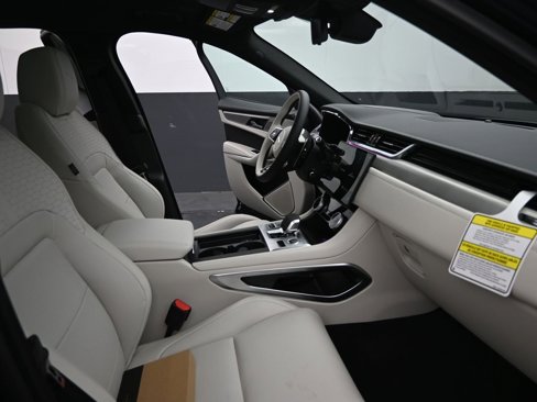 New 2026 Jaguar F-PACE R-Dynamic S image 10