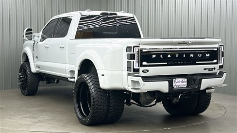 Used 2025 Ford F450 Platinum w/ Platinum Plus Package image 3