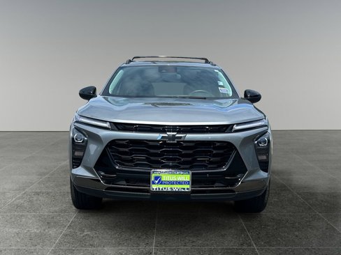 Used 2024 Chevrolet Trax ACTIV w/ Sunroof Package image 2