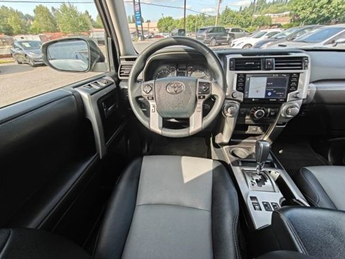 Used 2022 Toyota 4Runner SR5 Premium image 11