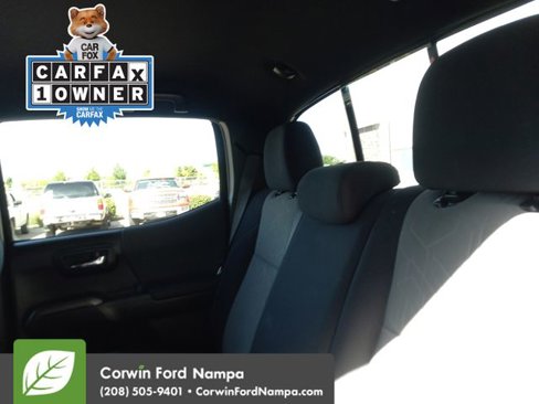 Used 2022 Toyota Tacoma TRD Off-Road image 25