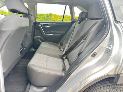 Used 2025 Toyota RAV4 XLE image 37