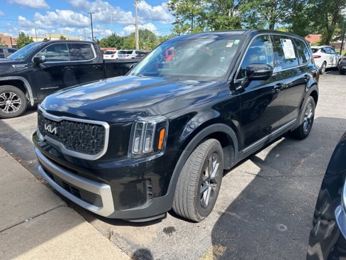 Used 2023 Kia Telluride LX image 3