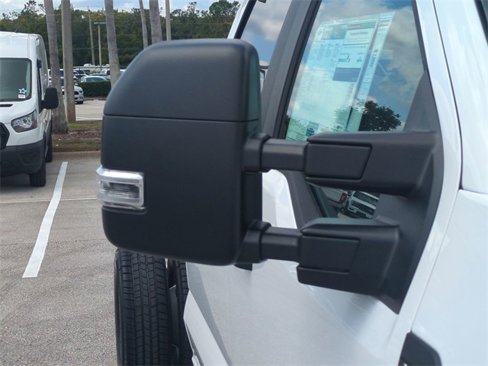 New 2026 Ford F350 4x4 Crew Cab DRW Super Duty image 12