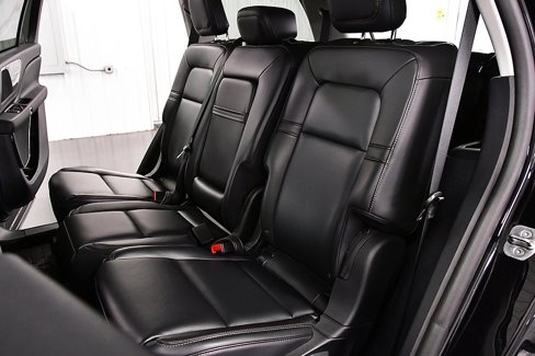 Used 2025 Lincoln Aviator AWD image 28