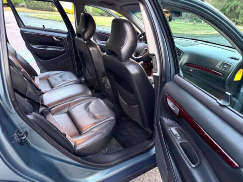 Used 2003 Volvo XC70 image 25