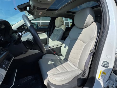 Used 2016 Cadillac CT6 Luxury image 2
