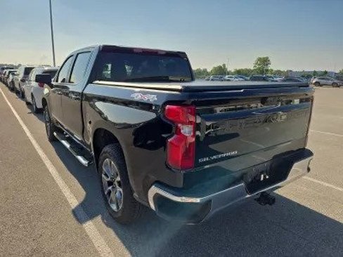 Used 2024 Chevrolet Silverado 1500 LT image 2