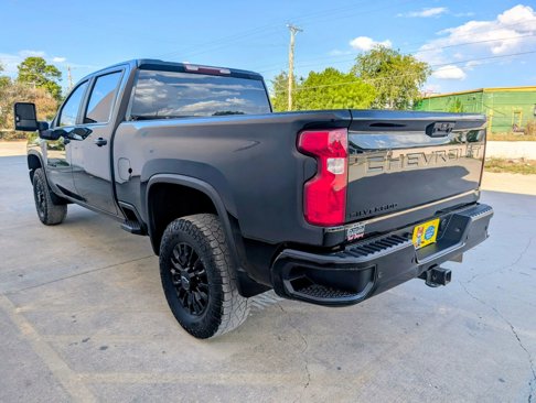 Used 2021 Chevrolet Silverado 2500 LT w/ Midnight Edition image 6