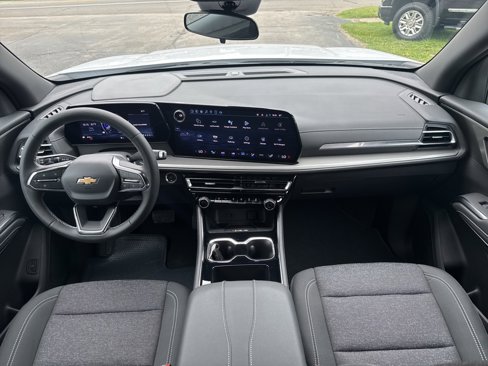 New 2025 Chevrolet Traverse LT image 25