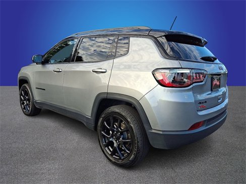 Used 2022 Jeep Compass Altitude w/ Sun and Sound Group image 6