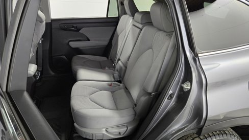 Used 2023 Toyota Highlander LE image 25