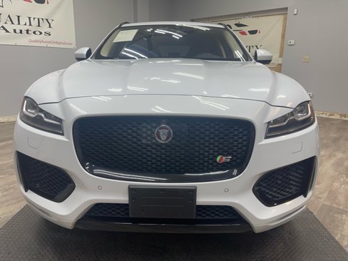 Used 2017 Jaguar F-PACE S image 3