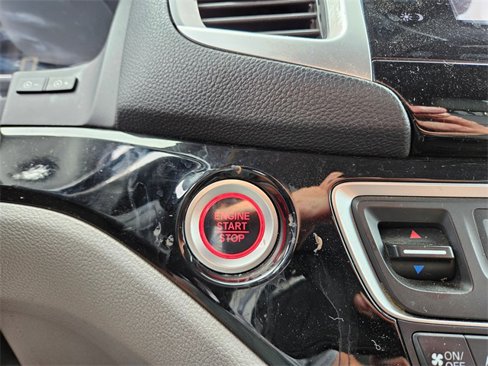 Used 2016 Honda Pilot Touring image 24