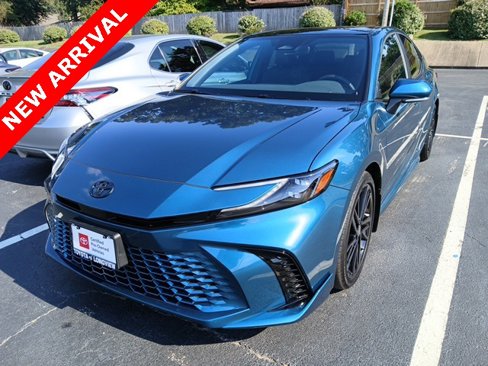 Used 2025 Toyota Camry XSE image 1