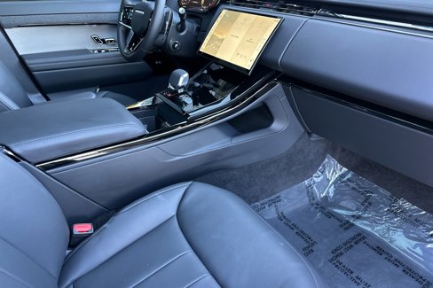 Used 2025 Land Rover Range Rover Sport Dynamic SE image 17