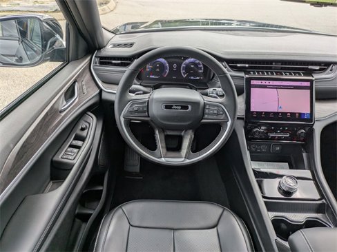 New 2025 Jeep Grand Cherokee L Limited w/ Luxury Tech Group II image 29