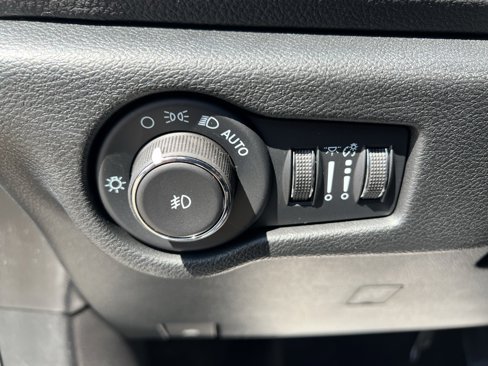 New 2026 Chrysler Pacifica Select image 30